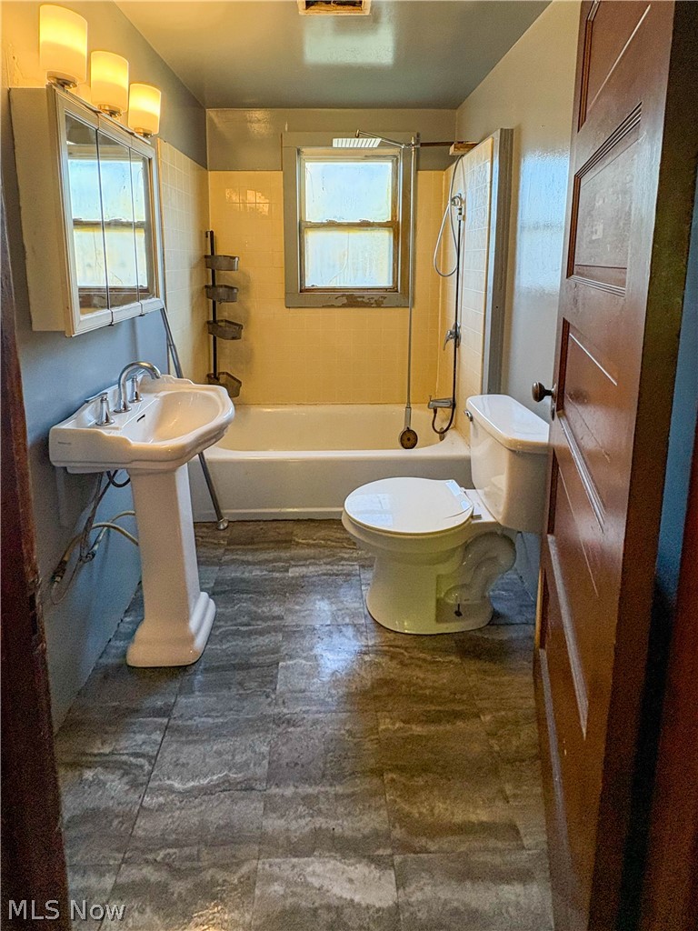 5574 Charleston Road Newton Falls OH 44444