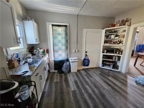 7700 Colgate Avenue Cleveland OH 44102