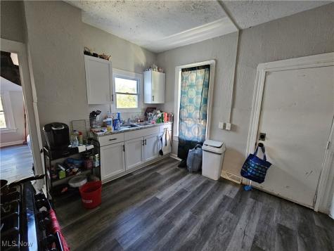 7700 Colgate Avenue Cleveland OH 44102