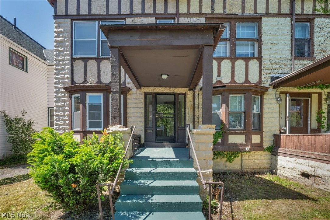 1726 Holyoke Avenue East Cleveland OH 44112