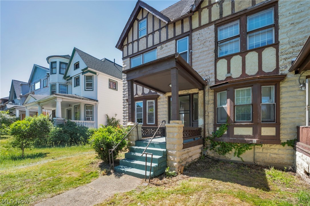 1726 Holyoke Avenue East Cleveland OH 44112