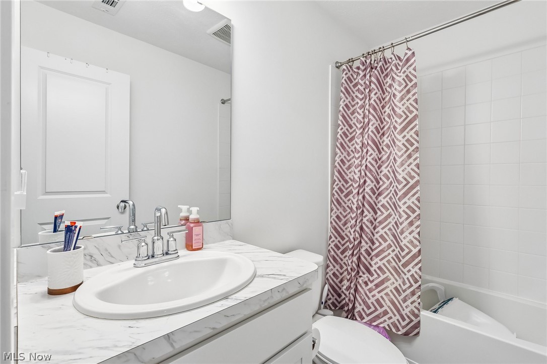 572 Auld Farm Circle Akron OH 44320