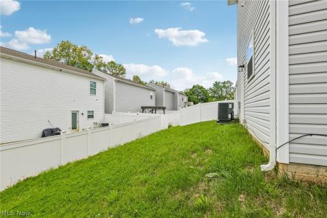 572 Auld Farm Circle Akron OH 44320