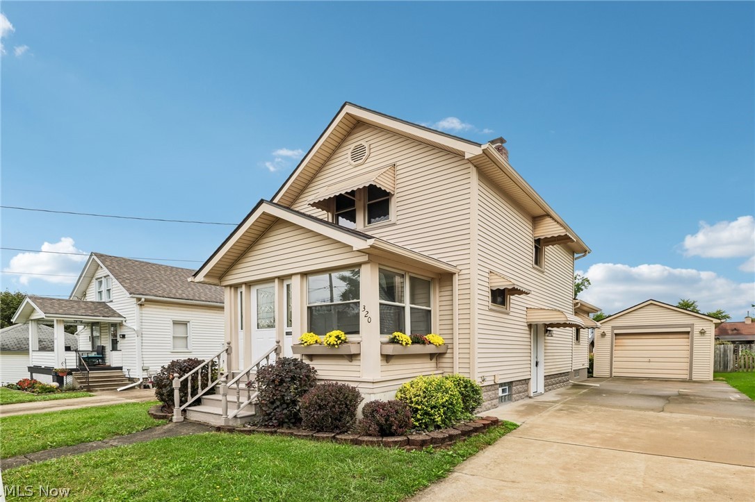 320 Powers Avenue Girard OH 44420