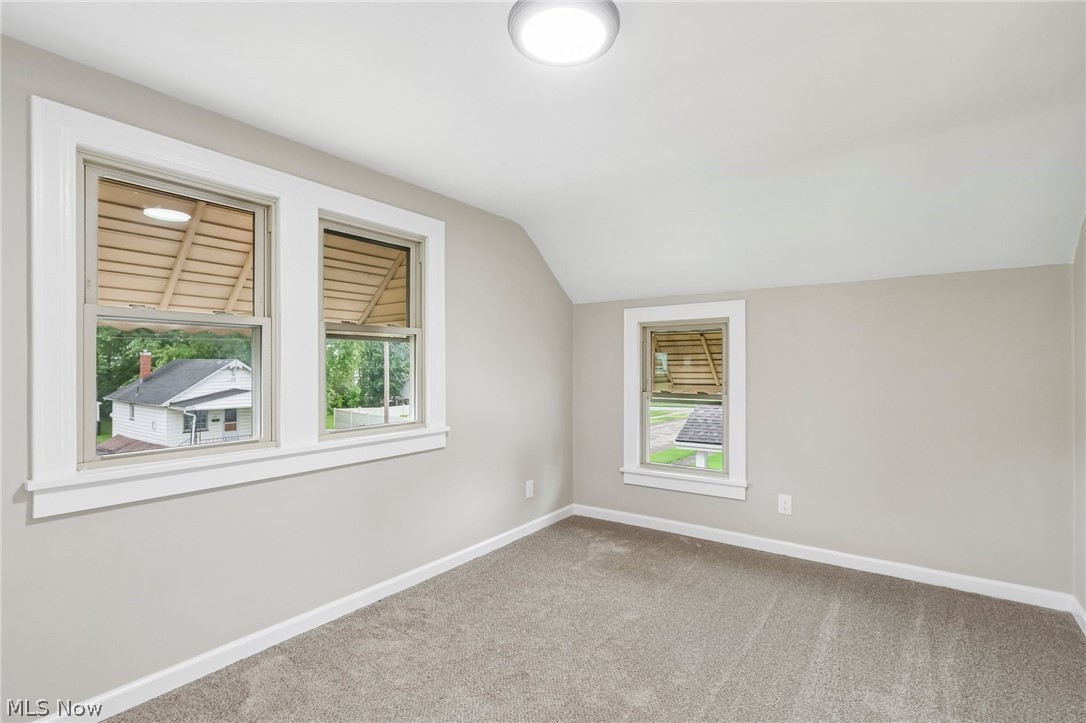 320 Powers Avenue Girard OH 44420