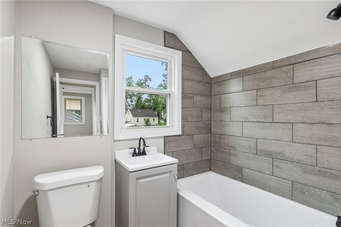 320 Powers Avenue Girard OH 44420