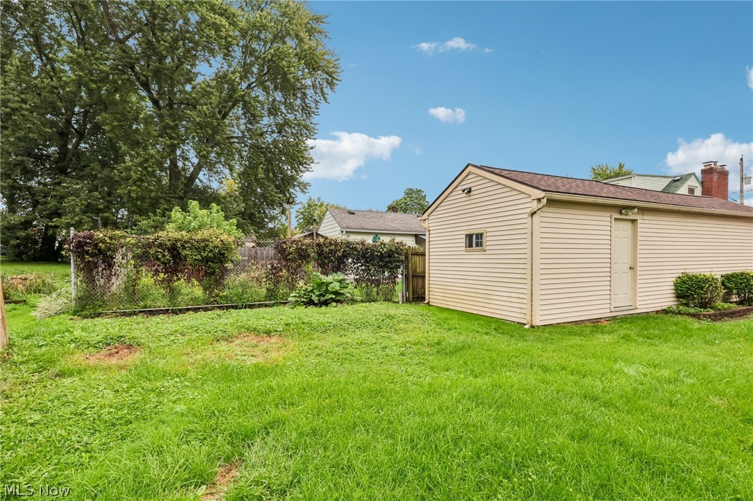 320 Powers Avenue Girard OH 44420