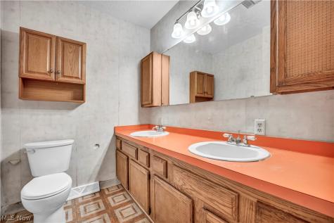 170 E 194th Street Euclid OH 44119
