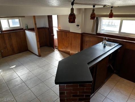 983 E 179 Street Cleveland OH 44119