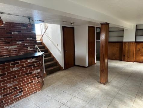 983 E 179 Street Cleveland OH 44119