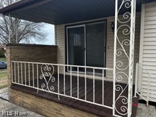 983 E 179 Street Cleveland OH 44119