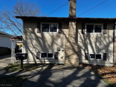983 E 179 Street Cleveland OH 44119
