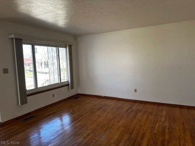 983 E 179 Street Cleveland OH 44119