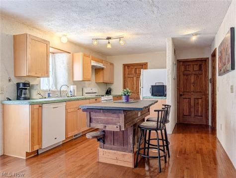 181 N Maple Street Akron OH 44304