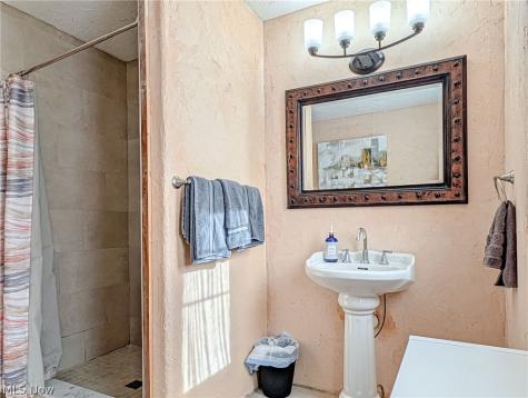181 N Maple Street Akron OH 44304