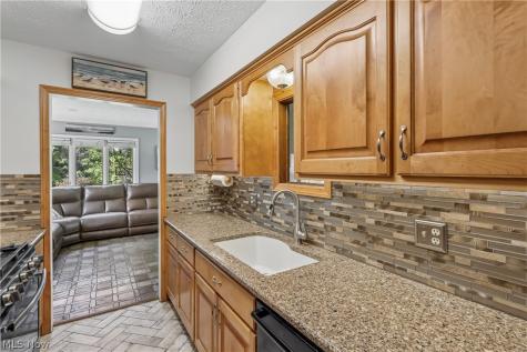 17654 Lois Way Doylestown OH 44230