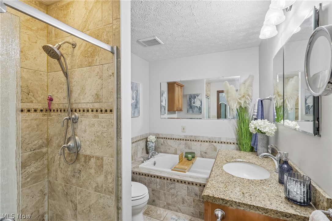 17654 Lois Way Doylestown OH 44230