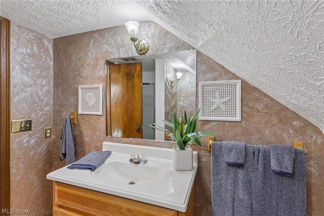 17654 Lois Way Doylestown OH 44230