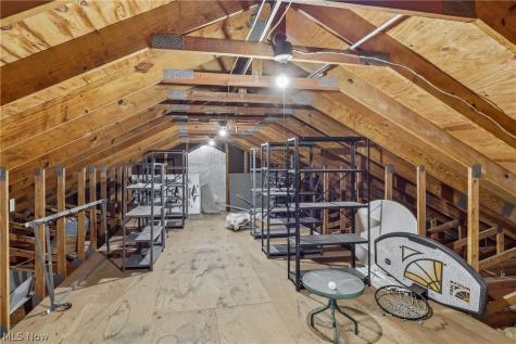 17654 Lois Way Doylestown OH 44230