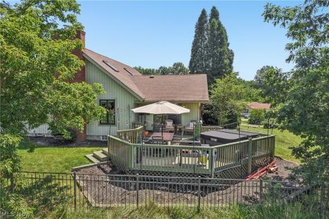 17654 Lois Way Doylestown OH 44230