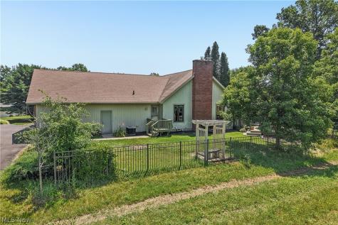 17654 Lois Way Doylestown OH 44230