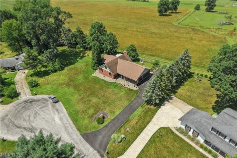 17654 Lois Way Doylestown OH 44230