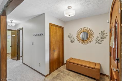 17654 Lois Way Doylestown OH 44230