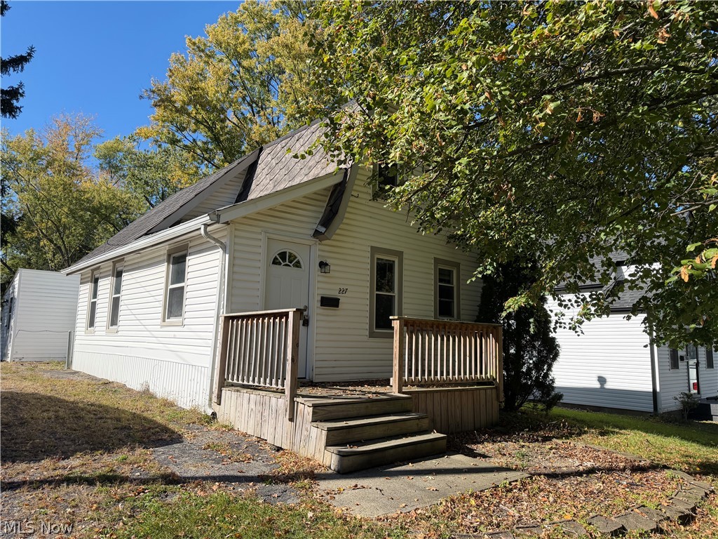 227 N East Street Medina OH 44256