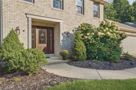 6224 Sandy Ridge Circle NW North Canton OH 44720