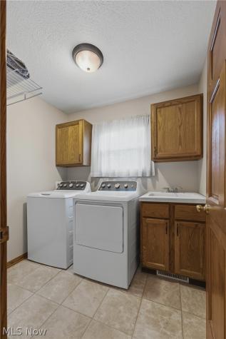 6224 Sandy Ridge Circle NW North Canton OH 44720
