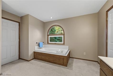 6224 Sandy Ridge Circle NW North Canton OH 44720