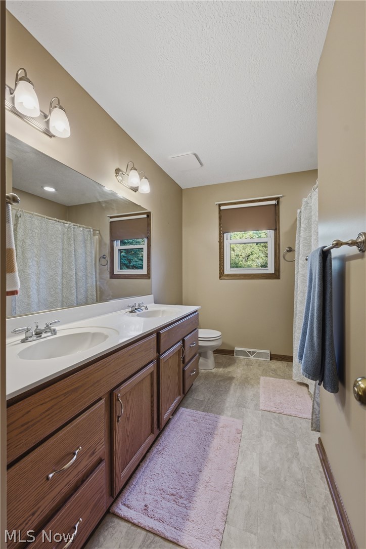 6224 Sandy Ridge Circle NW North Canton OH 44720