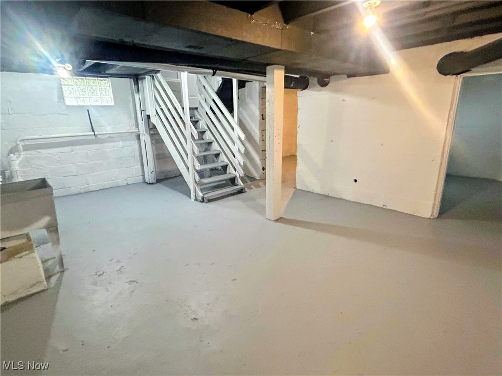 385 Campbell Street Akron OH 44307