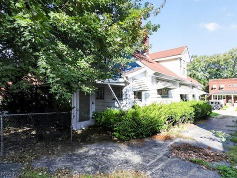 36 W Heights Avenue Youngstown OH 44509