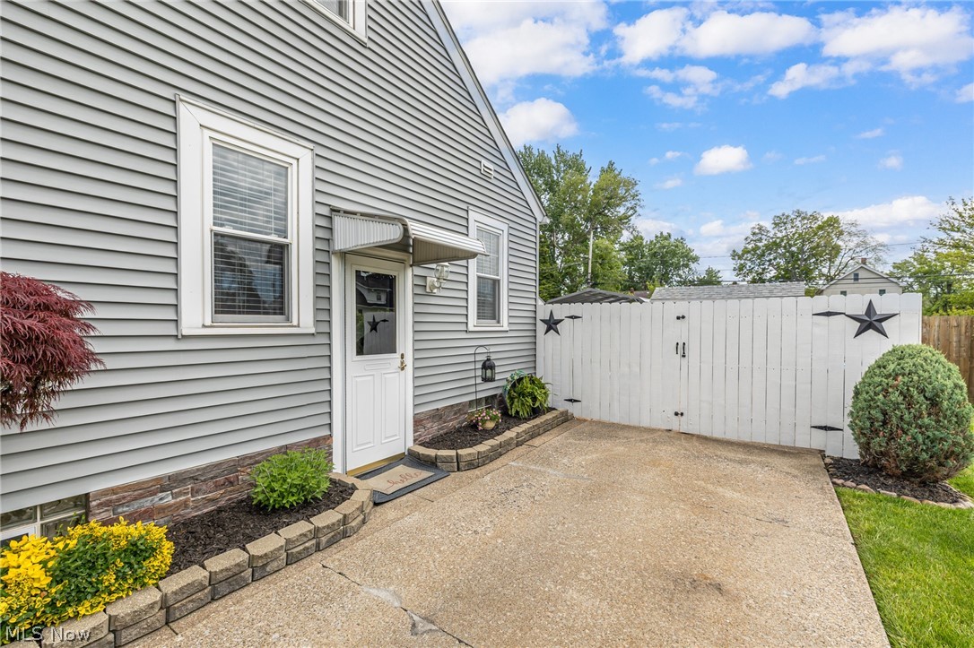 2424 E 30th Street South Lorain OH 44055