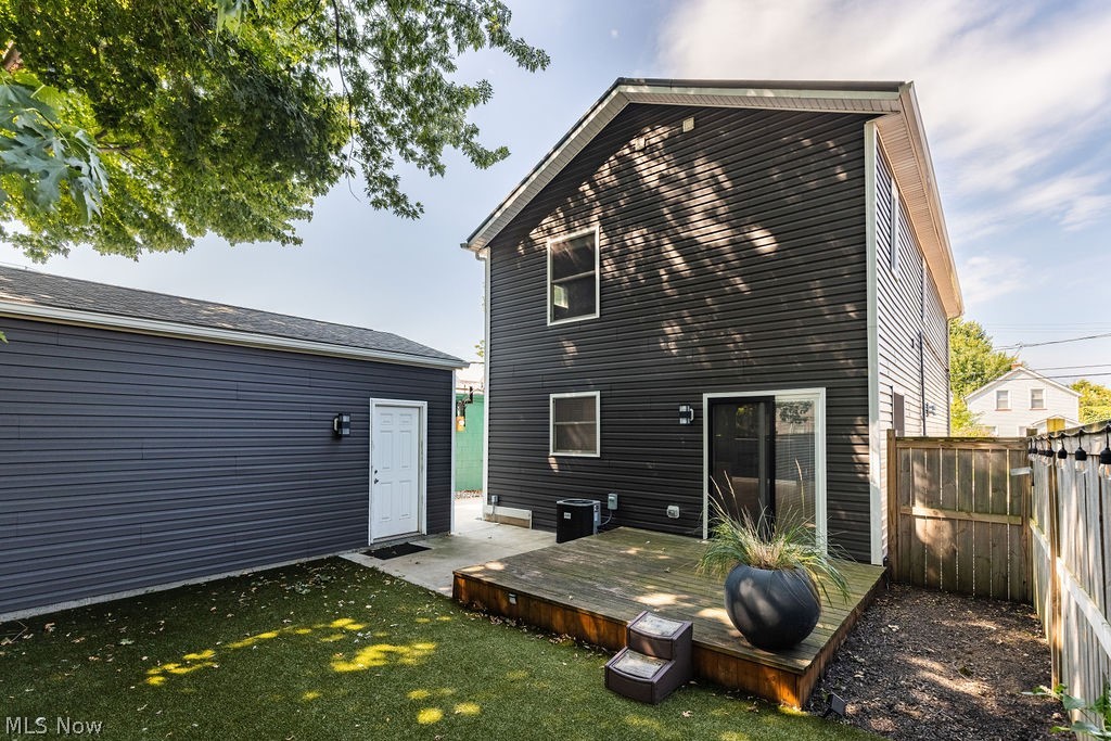 1457 W 52nd Street Cleveland OH 44102