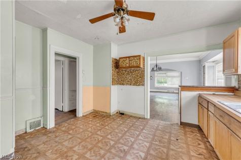4086 E 141st Street Cleveland OH 44128
