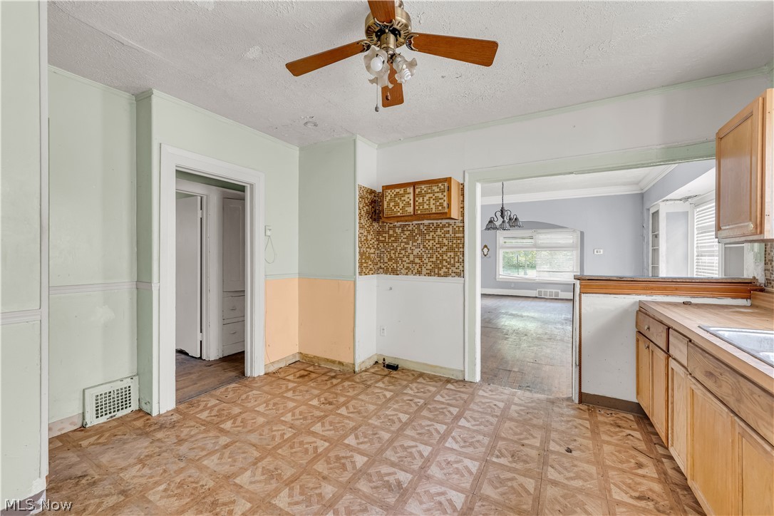 4086 E 141st Street Cleveland OH 44128