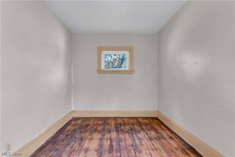 4086 E 141st Street Cleveland OH 44128