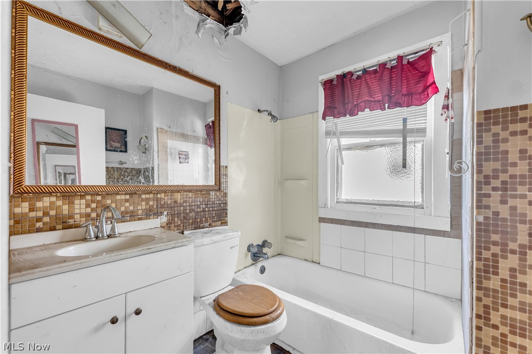 4086 E 141st Street Cleveland OH 44128