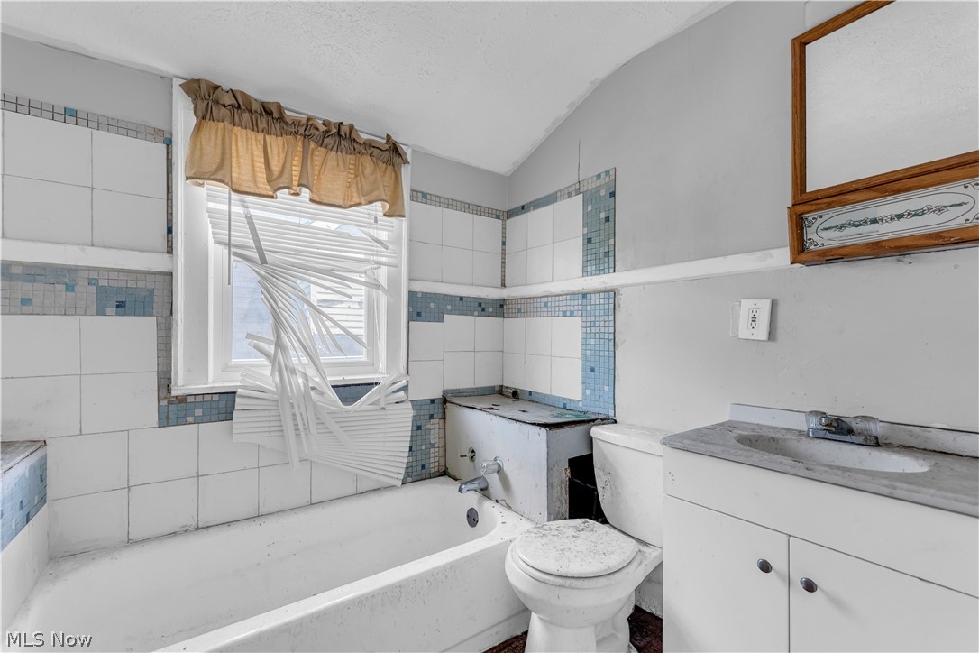 4086 E 141st Street Cleveland OH 44128