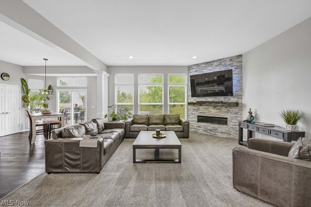 4089 Fox Chase Seven Hills OH 44131