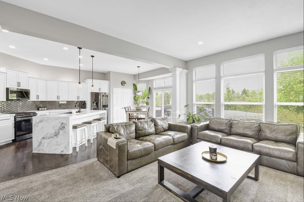 4089 Fox Chase Seven Hills OH 44131