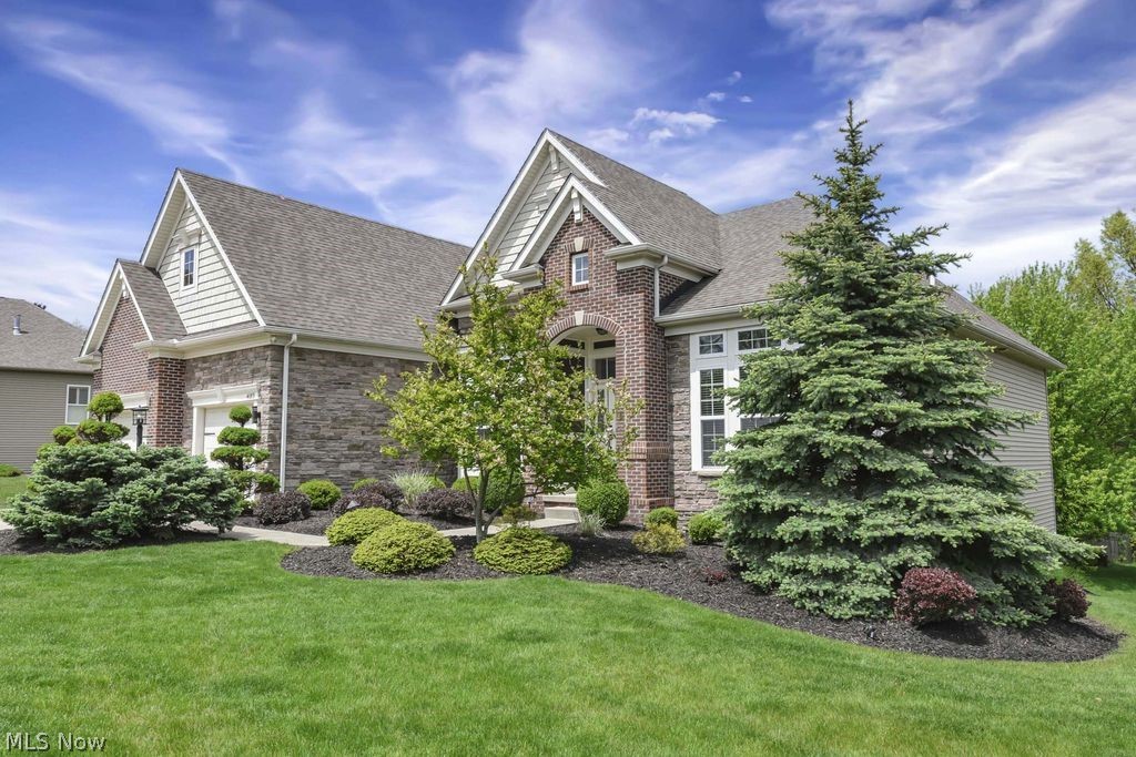 4089 Fox Chase Seven Hills OH 44131