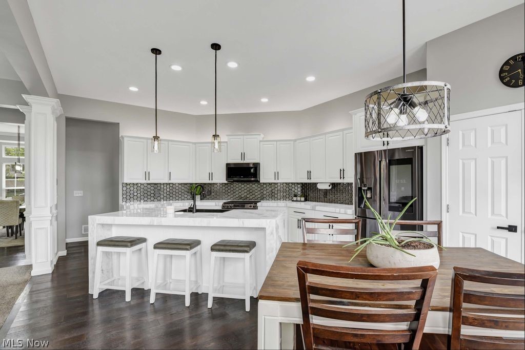 4089 Fox Chase Seven Hills OH 44131