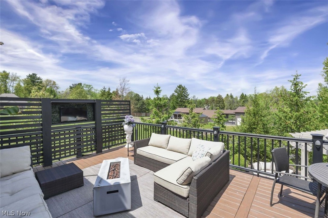4089 Fox Chase Seven Hills OH 44131