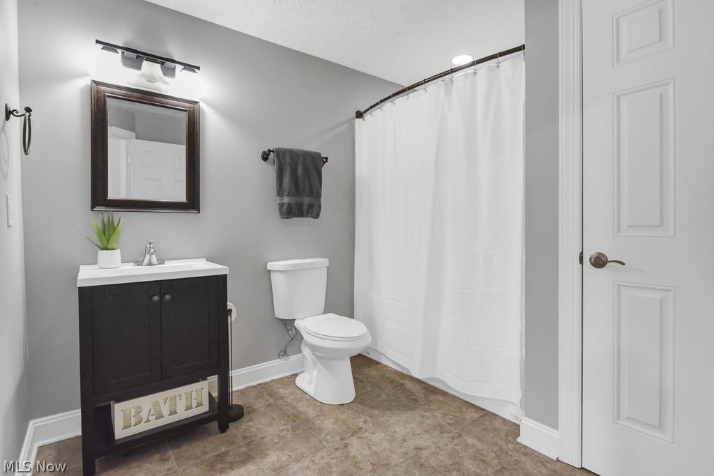 4089 Fox Chase Seven Hills OH 44131