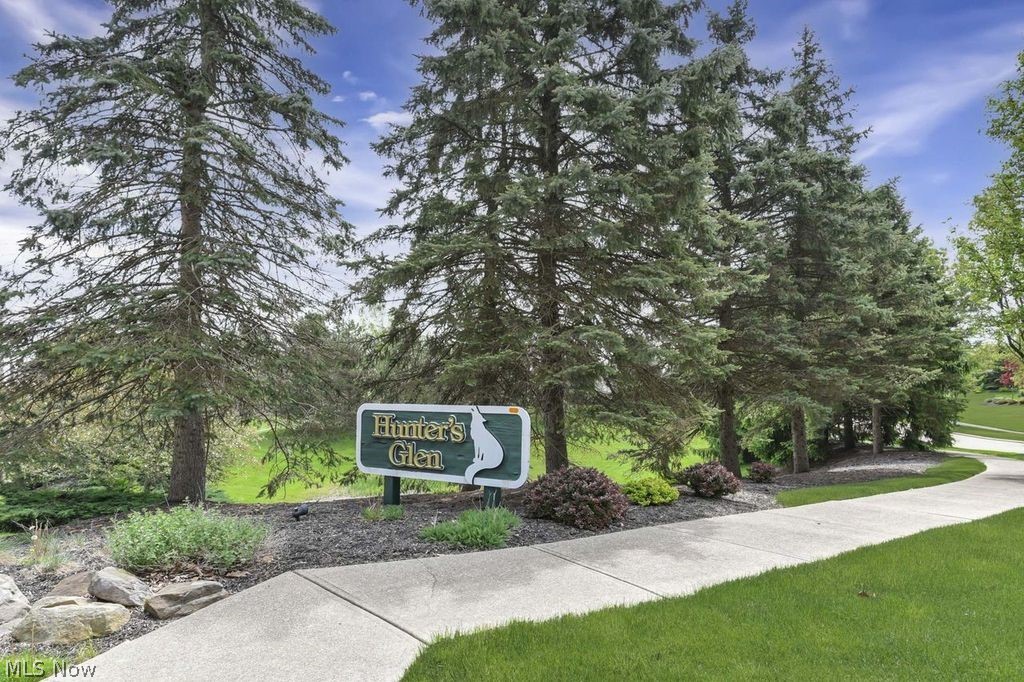 4089 Fox Chase Seven Hills OH 44131