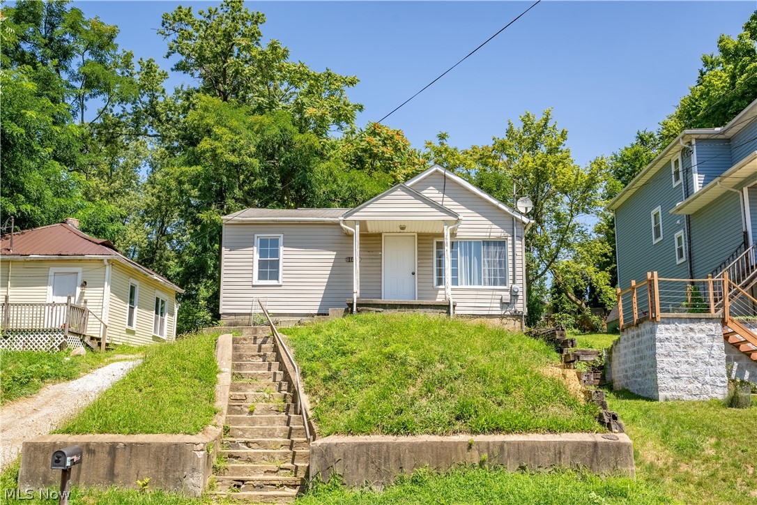 155 Fernwood Avenue Barberton OH 44203