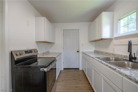 155 Fernwood Avenue Barberton OH 44203